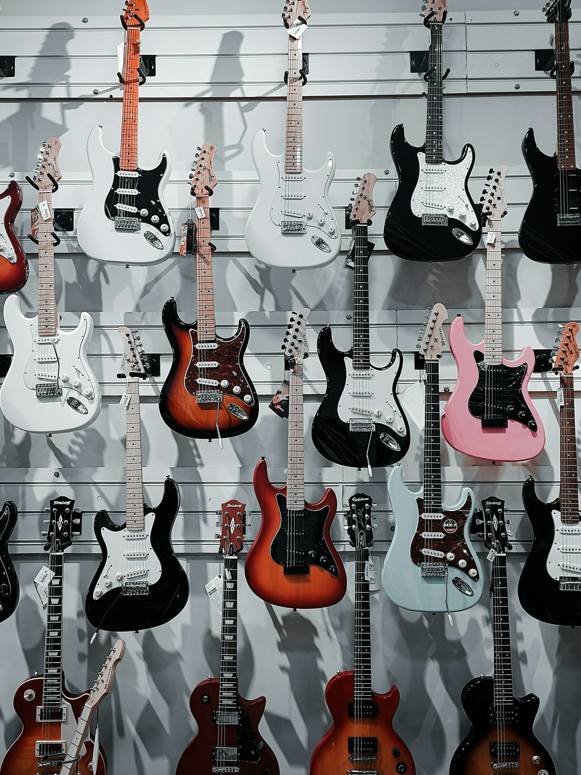 guitarras-em-uma-vitrine